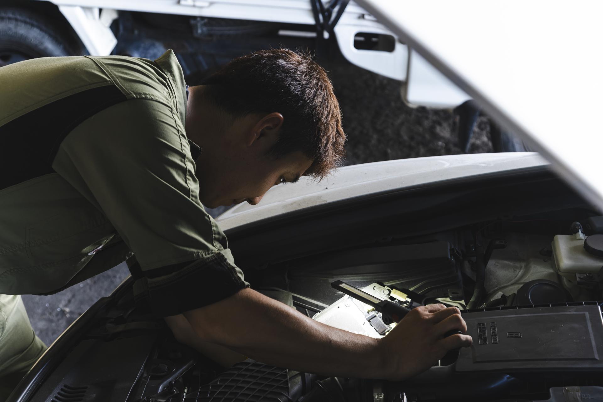 車検している画像